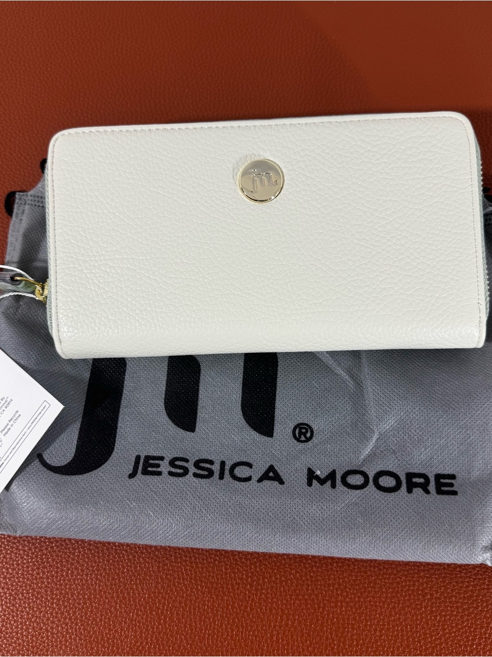 Jessica Moore Cream Leather Zip-Around Wallet NWT